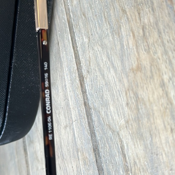 Revo Conrad Gold sunglasses new with case never been worn - Picture 4 of 8